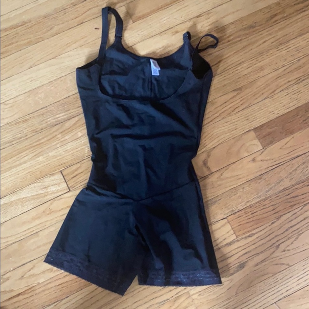 Back mid thigh shapewear Leonisa